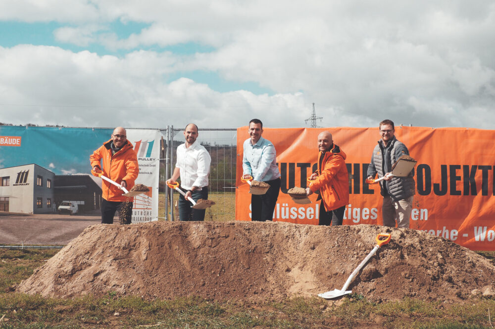 Spatenstich in Großwallstadt, Neubau für Miki Pulley EUI